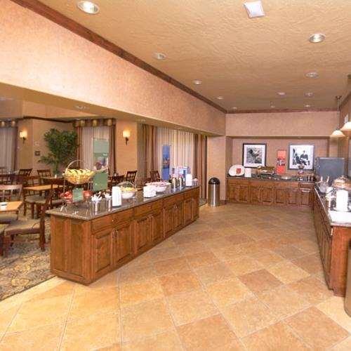 Hampton Inn & Suites Фармингтон Ресторан фото