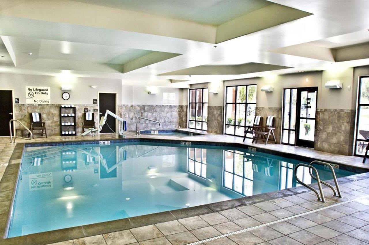 Hampton Inn & Suites Фармингтон Экстерьер фото